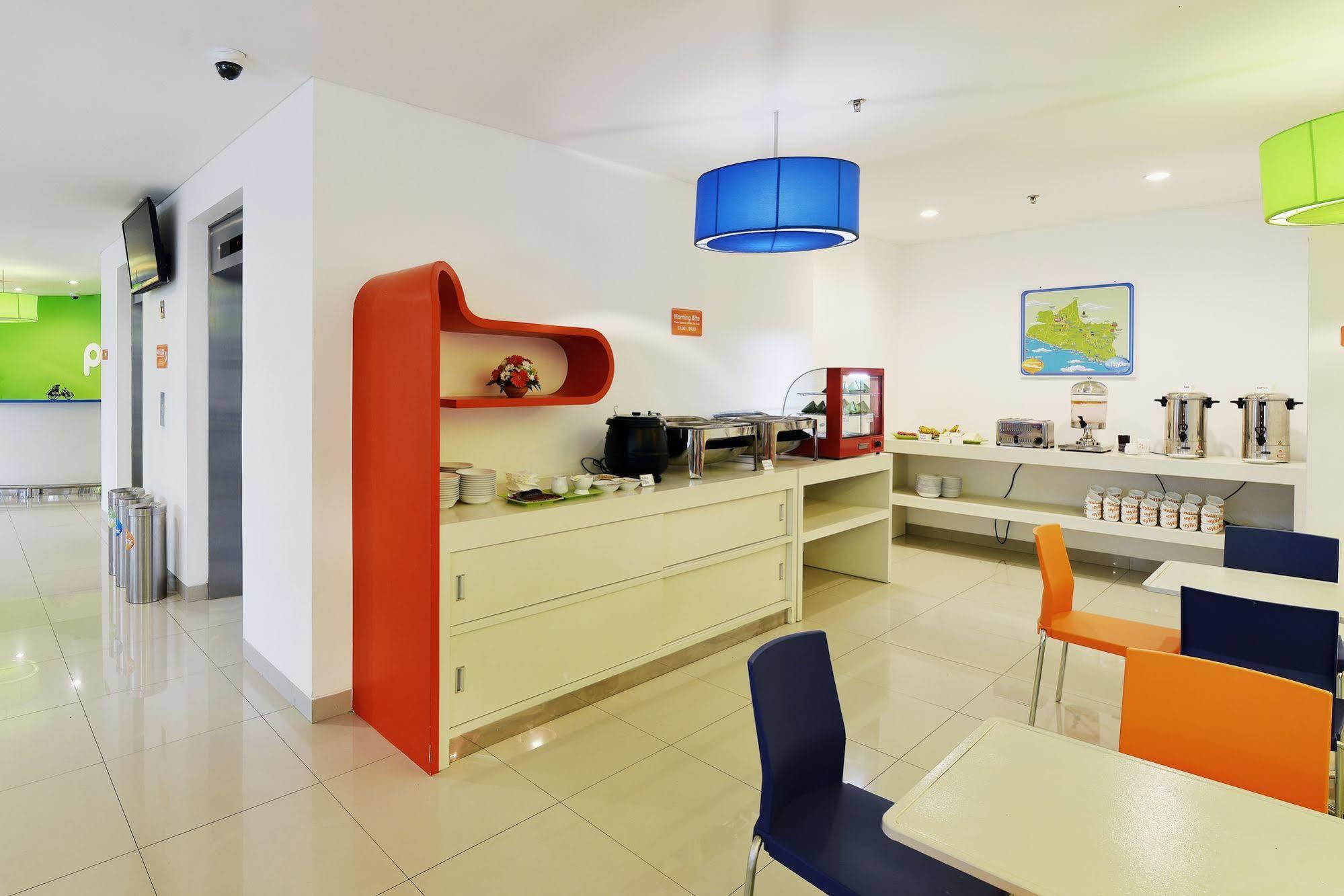 Pop! Hotel Malioboro - Джокякарта Екстериор снимка