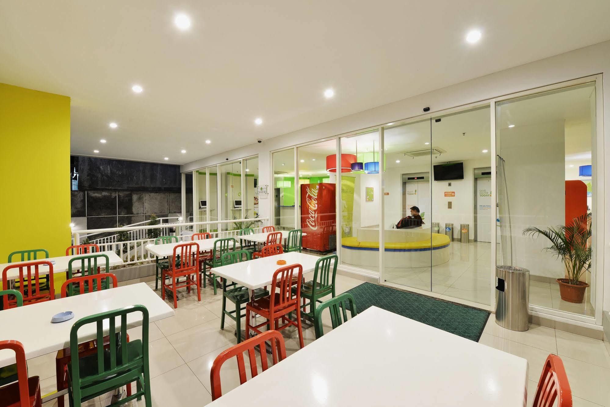 Pop! Hotel Malioboro - Джокякарта Екстериор снимка